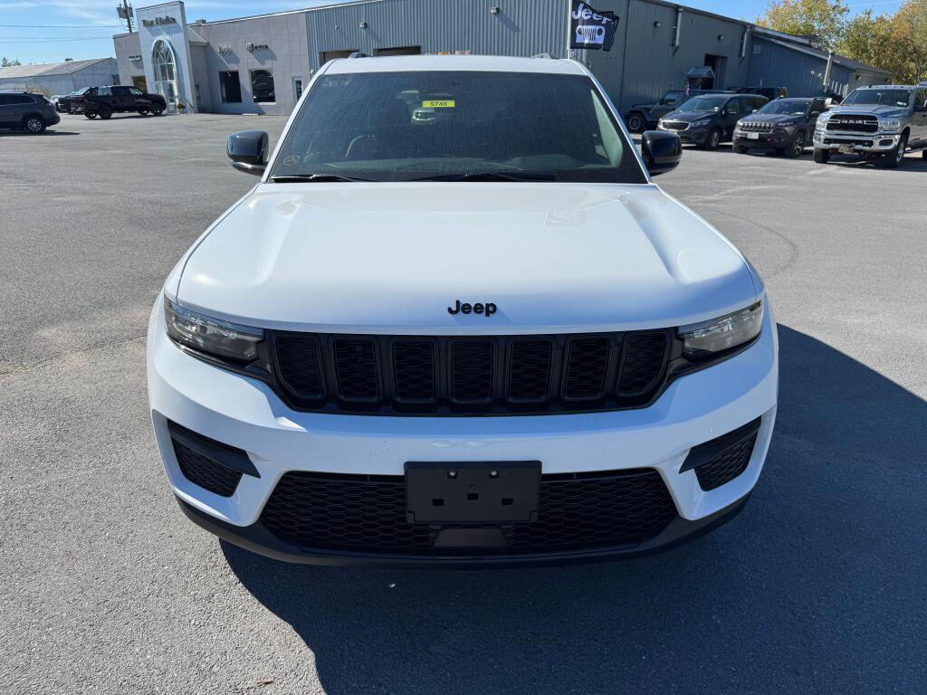 new 2025 Jeep Grand Cherokee car, priced at $47,780