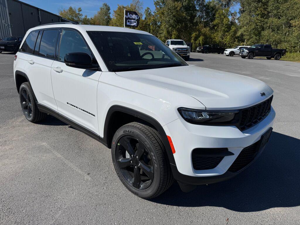 new 2025 Jeep Grand Cherokee car, priced at $47,780