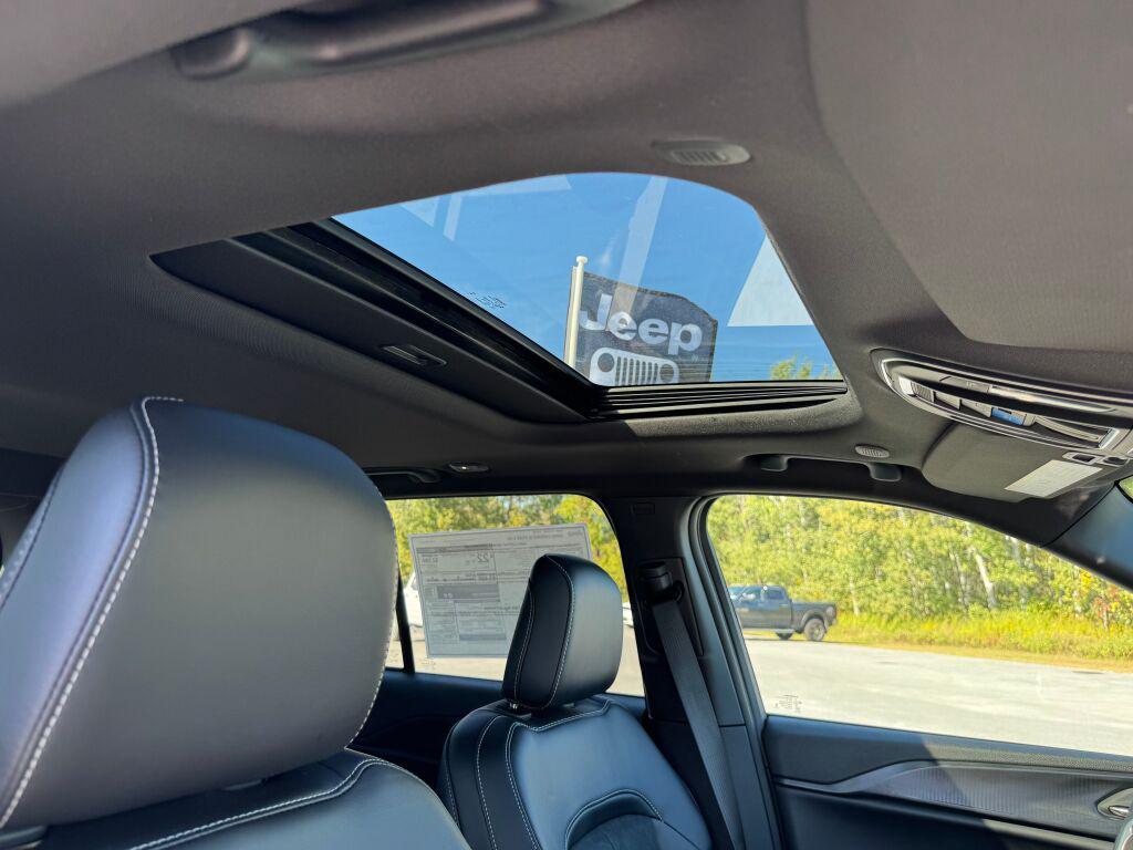 new 2025 Jeep Grand Cherokee car, priced at $47,780