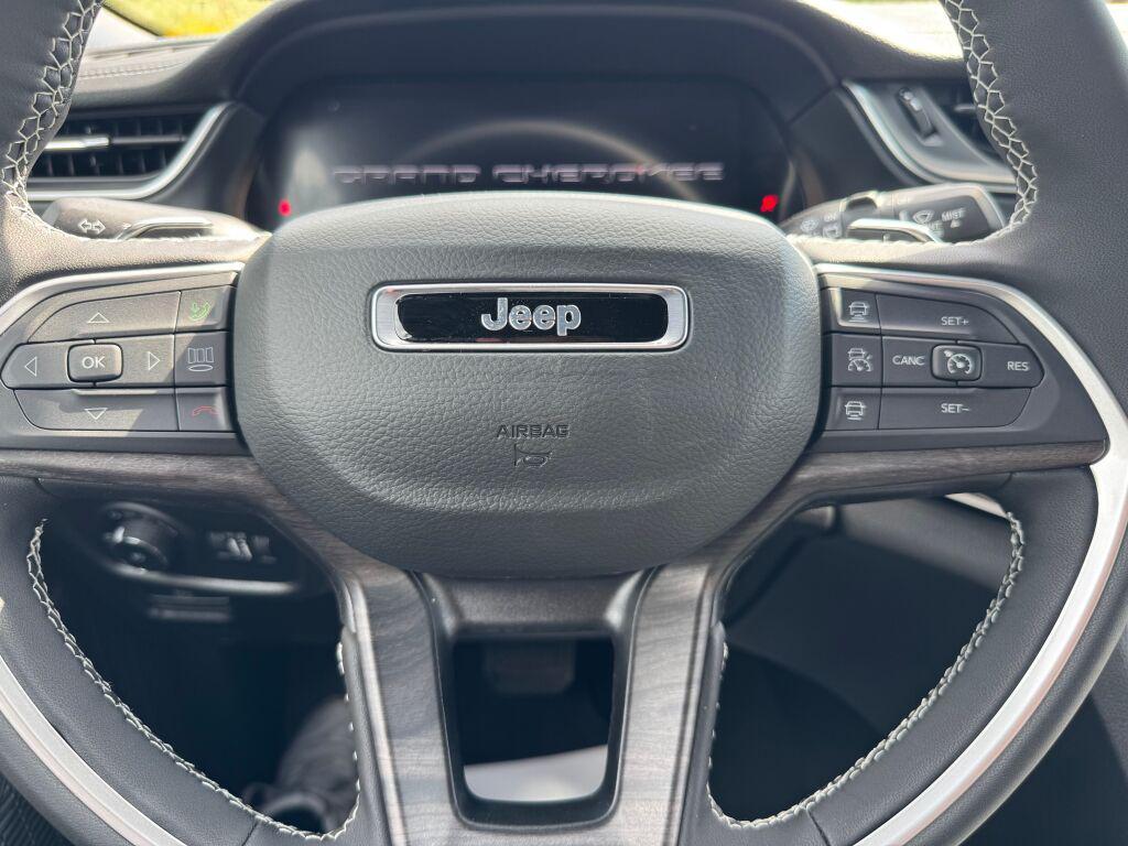 new 2025 Jeep Grand Cherokee car, priced at $52,735