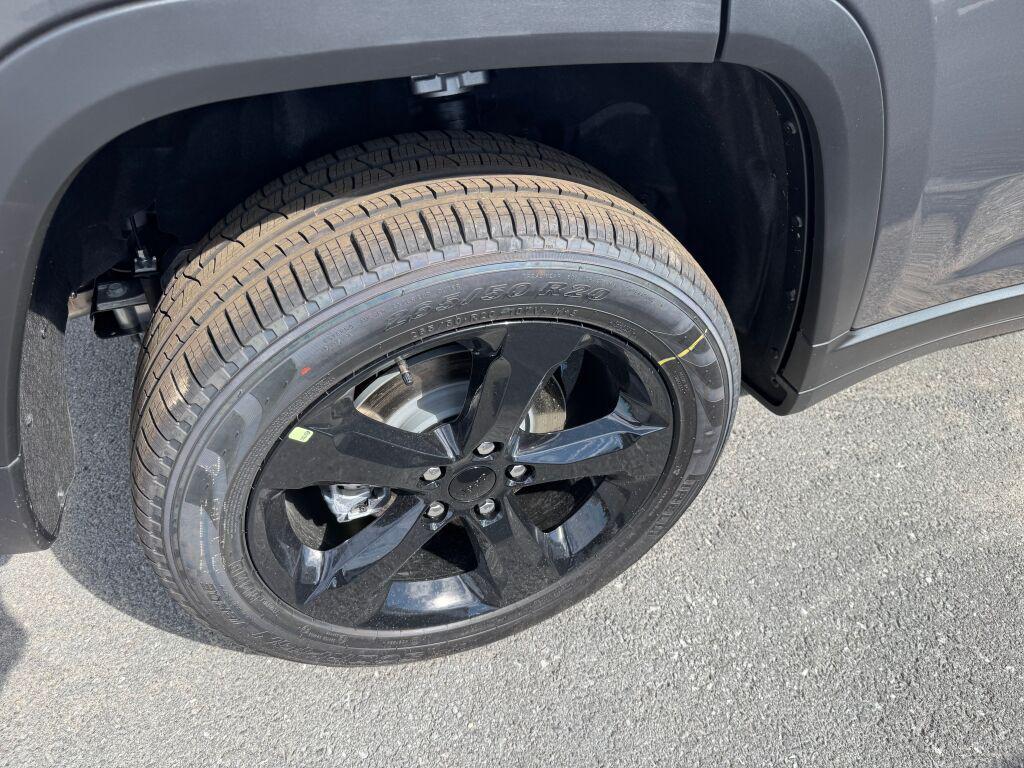 new 2025 Jeep Grand Cherokee car, priced at $52,735