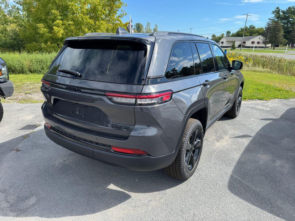 new 2025 Jeep Grand Cherokee car, priced at $52,735