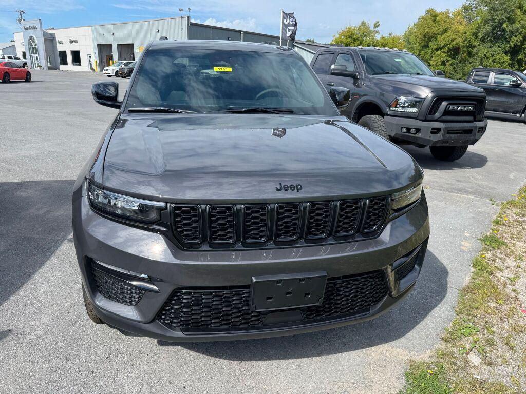new 2025 Jeep Grand Cherokee car, priced at $52,735