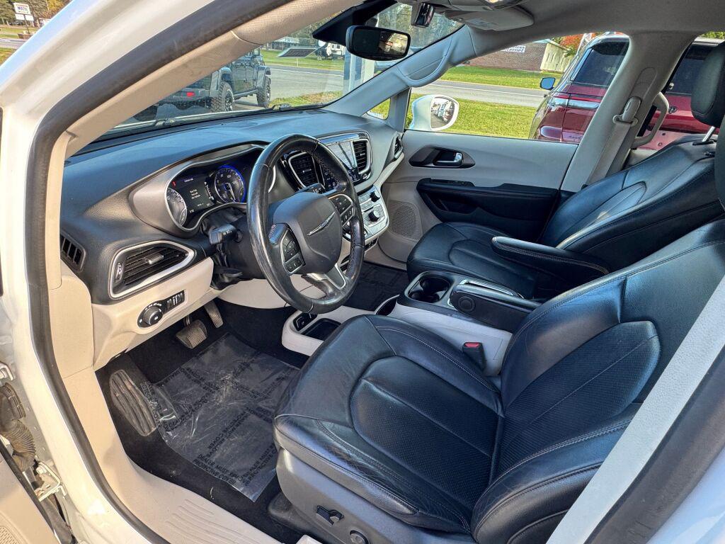 used 2020 Chrysler Pacifica car, priced at $23,995