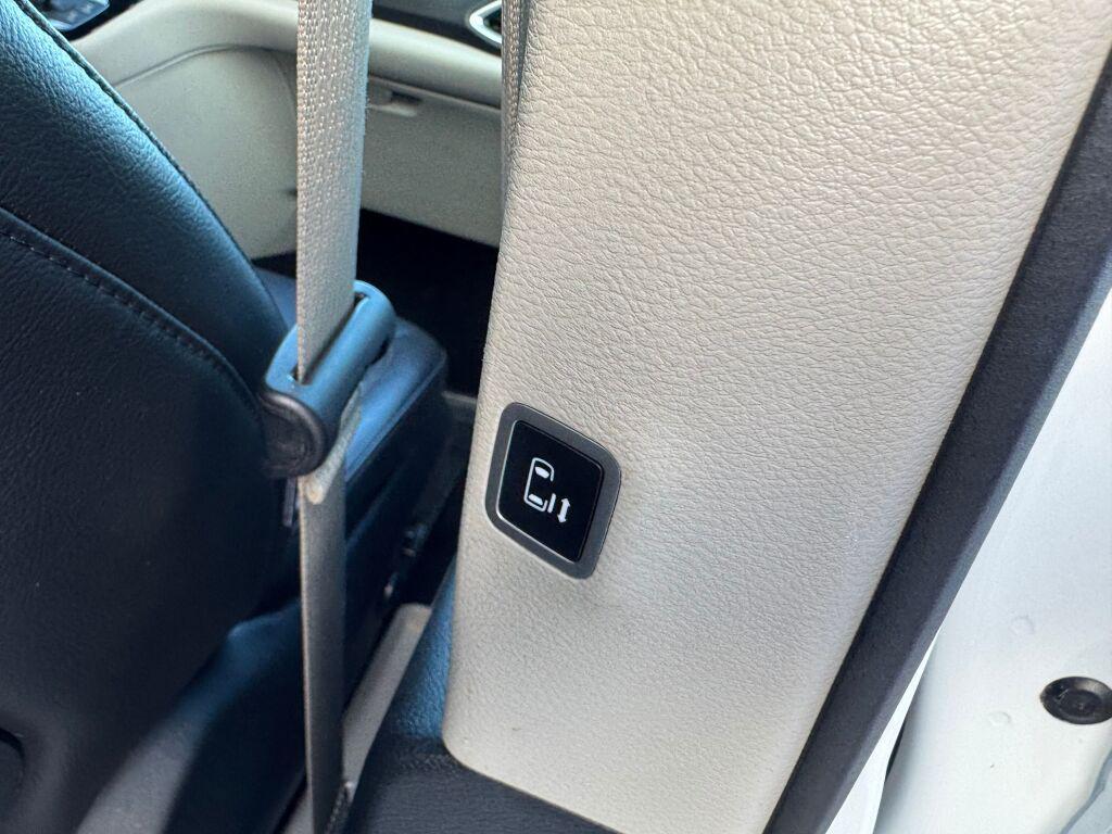 used 2020 Chrysler Pacifica car, priced at $23,995