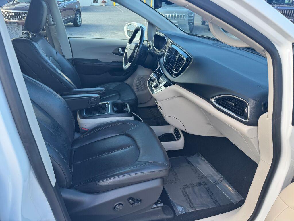 used 2020 Chrysler Pacifica car, priced at $23,995