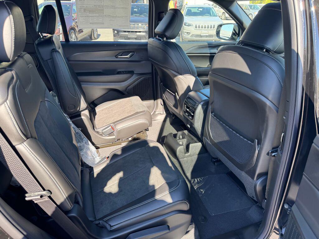 new 2025 Jeep Grand Cherokee L car, priced at $50,375