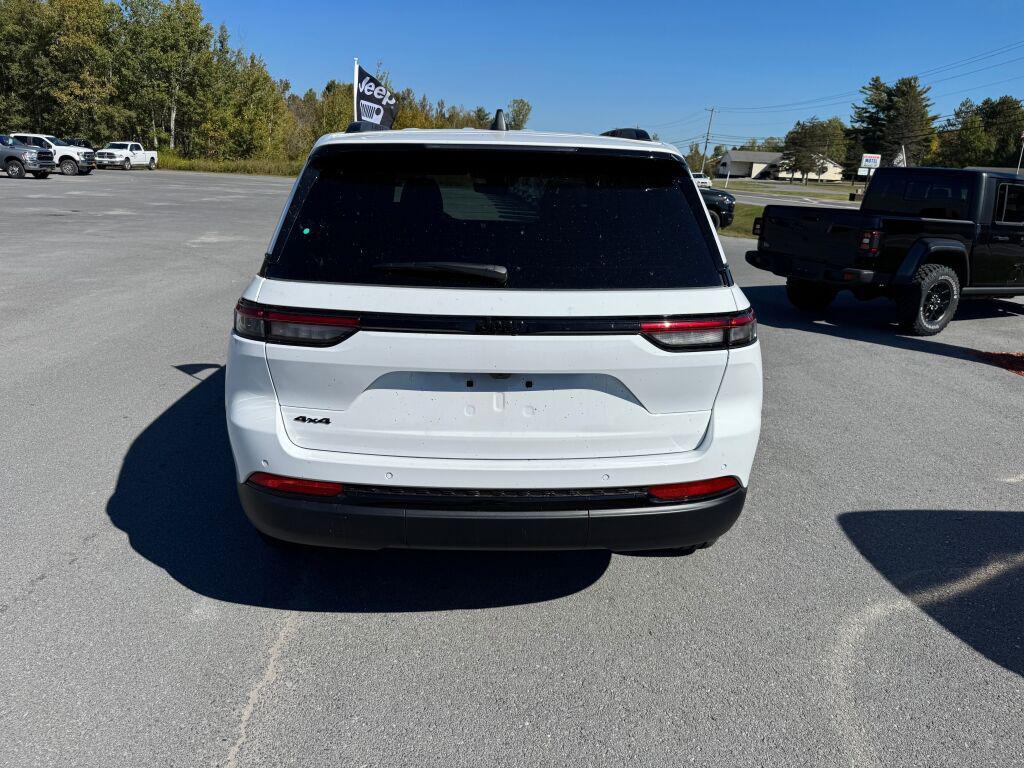 new 2025 Jeep Grand Cherokee car, priced at $47,780
