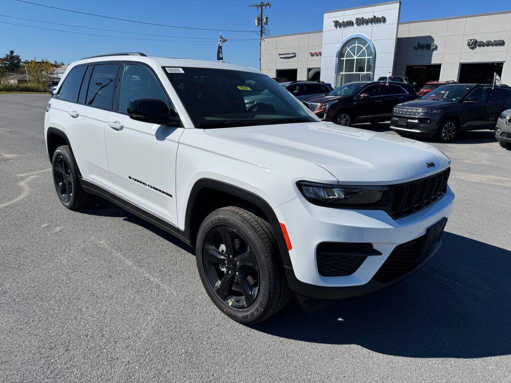 new 2025 Jeep Grand Cherokee car, priced at $47,780