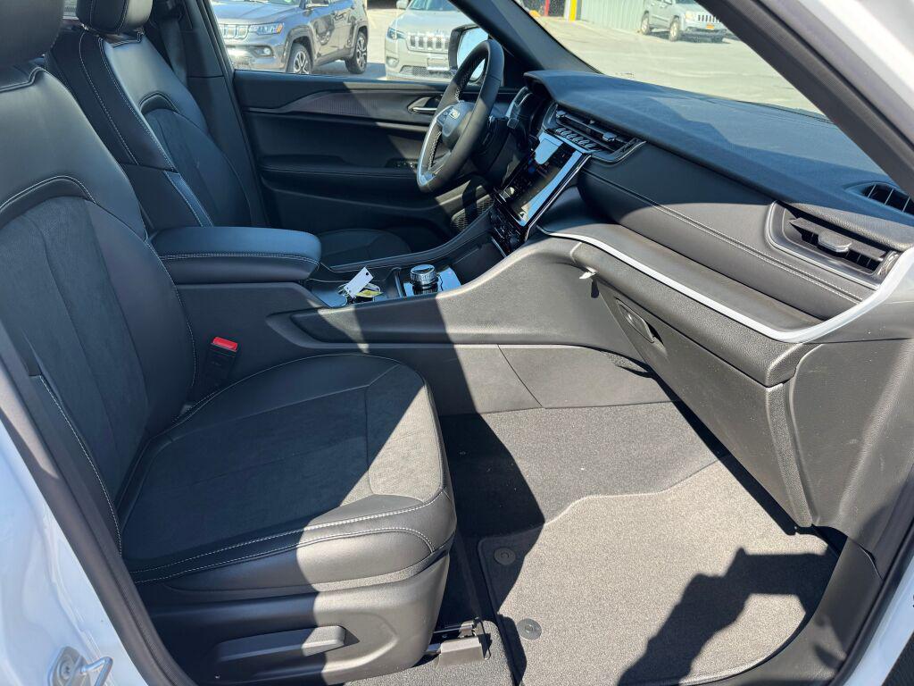 new 2025 Jeep Grand Cherokee car, priced at $47,780