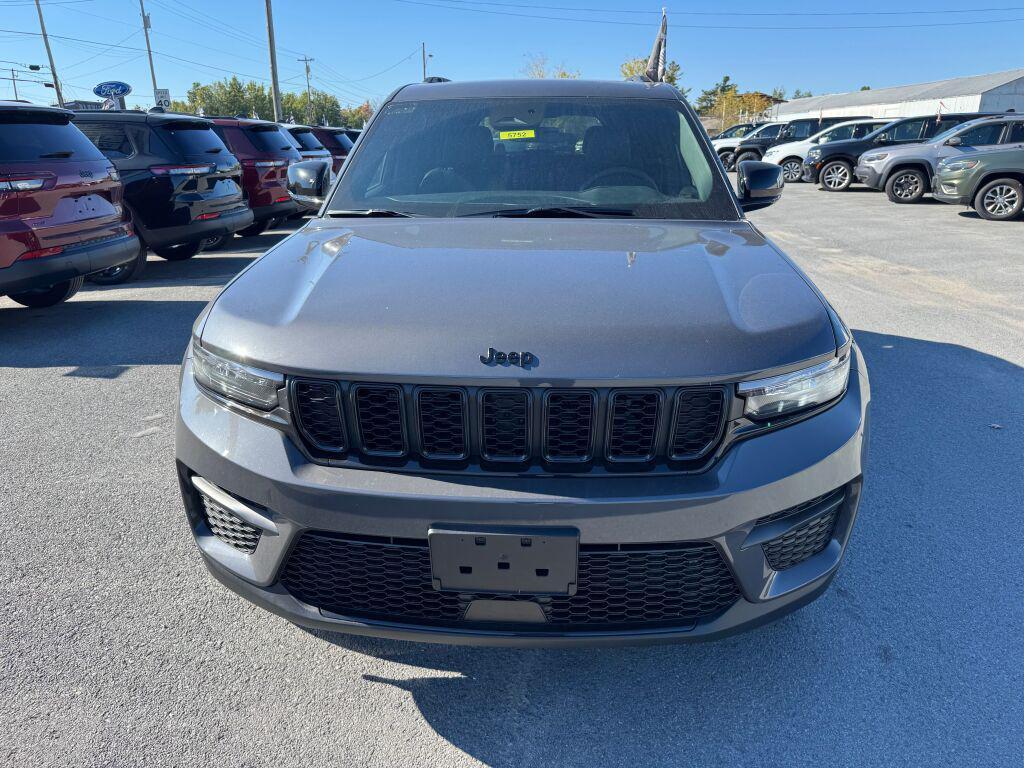new 2025 Jeep Grand Cherokee car, priced at $48,375