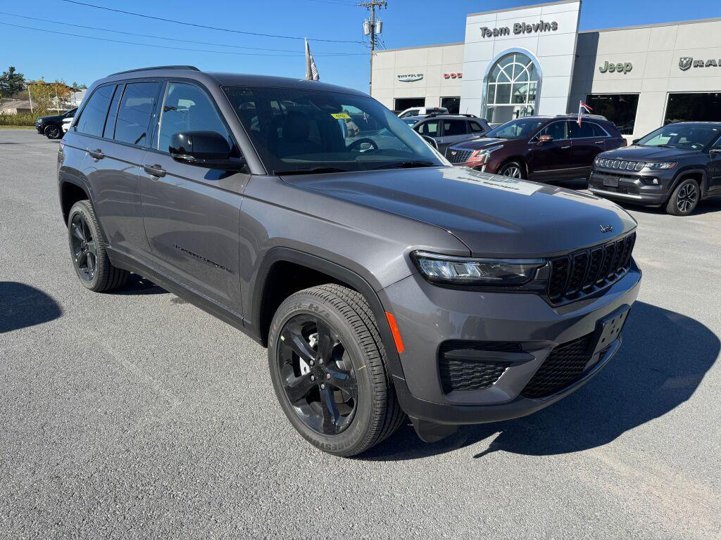 new 2025 Jeep Grand Cherokee car, priced at $48,375