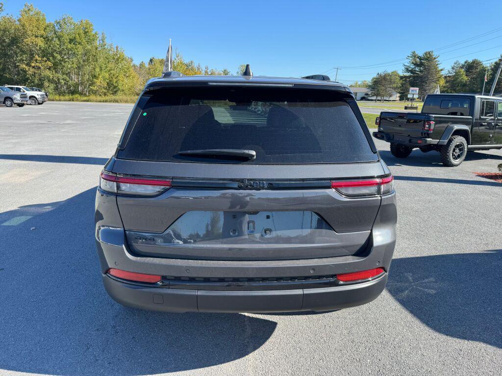 new 2025 Jeep Grand Cherokee car, priced at $48,375
