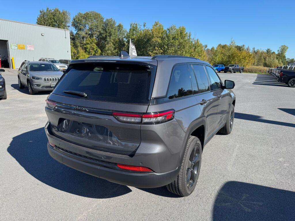 new 2025 Jeep Grand Cherokee car, priced at $48,375