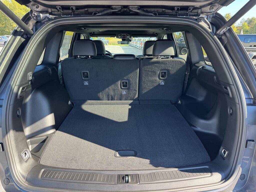 new 2025 Jeep Grand Cherokee car, priced at $48,375