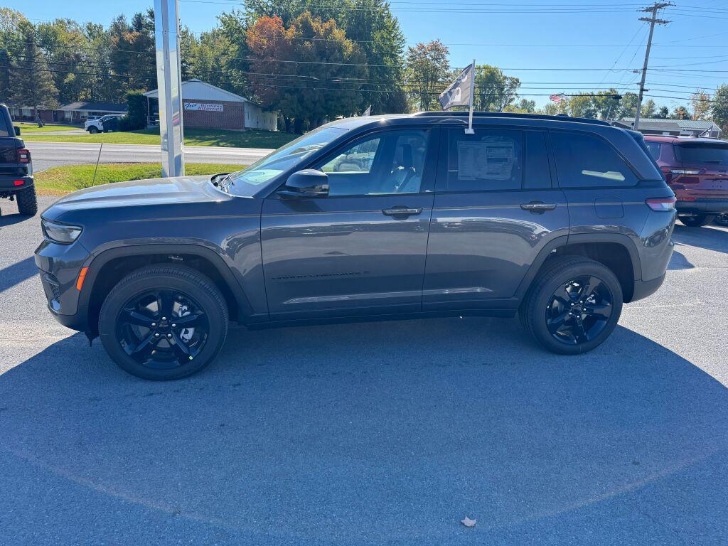 new 2025 Jeep Grand Cherokee car, priced at $48,375
