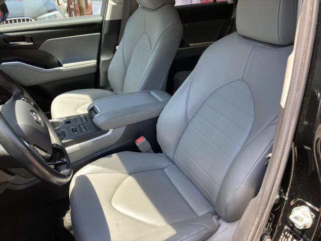 used 2020 Toyota Highlander car, priced at $24,995