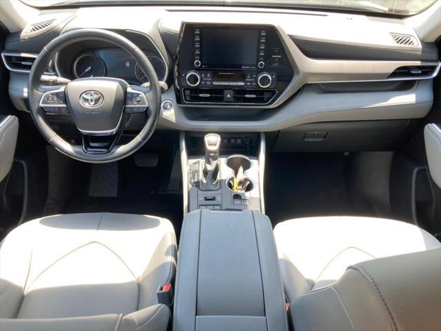 used 2020 Toyota Highlander car, priced at $24,995