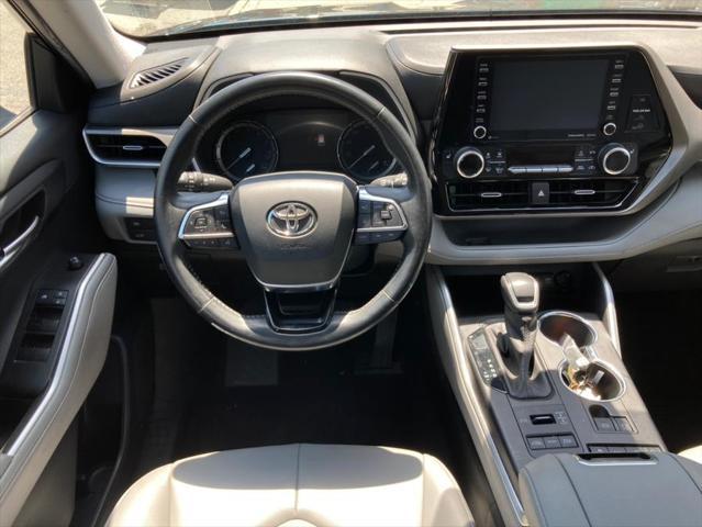 used 2020 Toyota Highlander car, priced at $24,995