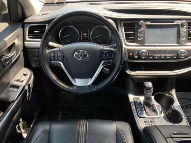 used 2019 Toyota Highlander car, priced at $22,995