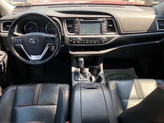 used 2019 Toyota Highlander car, priced at $22,995