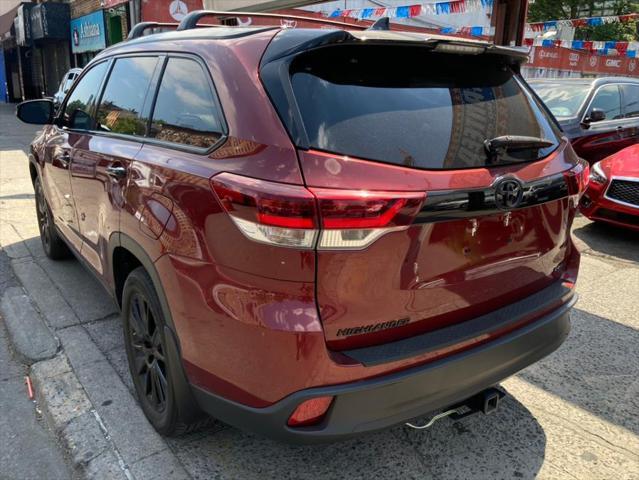 used 2019 Toyota Highlander car, priced at $22,995