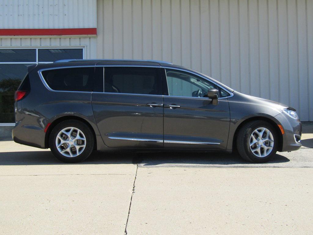 used 2019 Chrysler Pacifica car, priced at $13,250