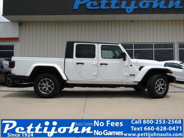 new 2024 Jeep Gladiator car, priced at $45,000