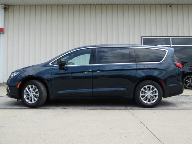 new 2025 Chrysler Pacifica car, priced at $43,968