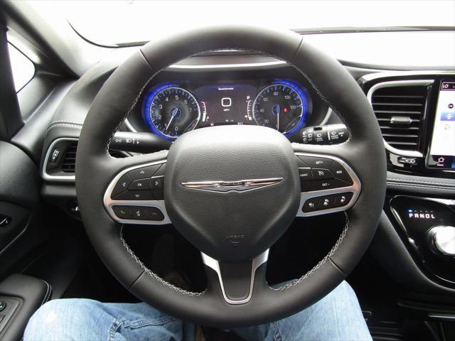 new 2025 Chrysler Pacifica car, priced at $43,968
