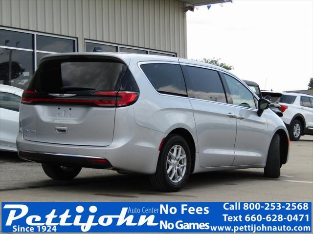 new 2024 Chrysler Pacifica car, priced at $39,450