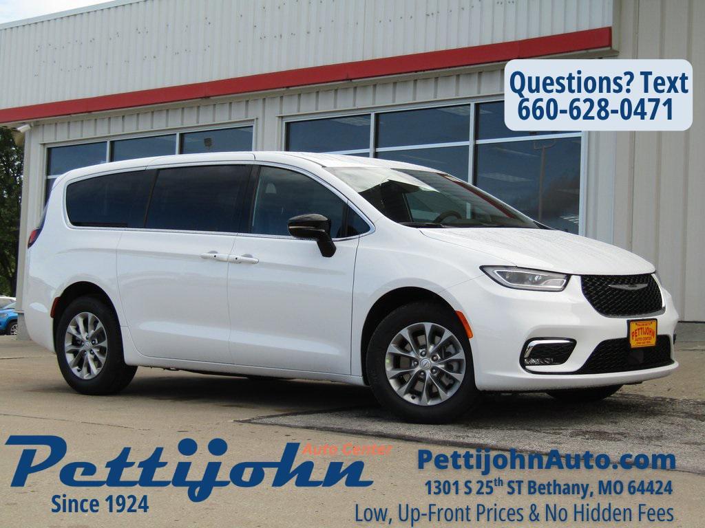 new 2026 Chrysler Pacifica car, priced at $45,885