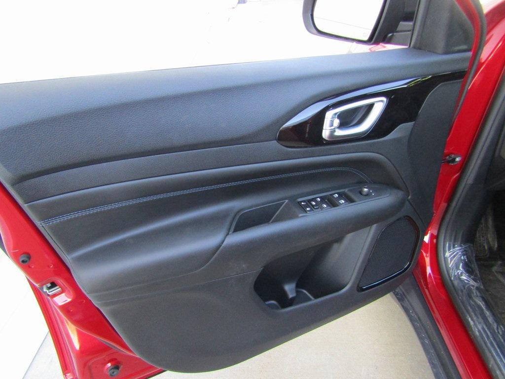 new 2026 Jeep Compass car, priced at $32,685
