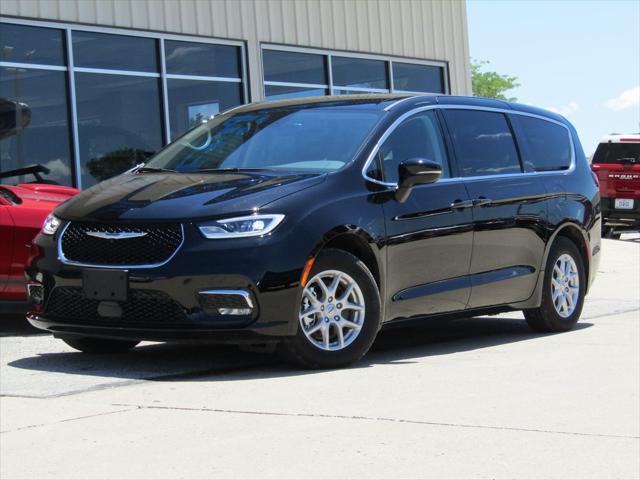 used 2024 Chrysler Pacifica car, priced at $38,500