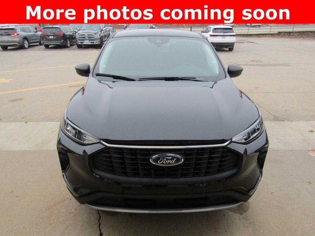 used 2025 Ford Escape car, priced at $25,995