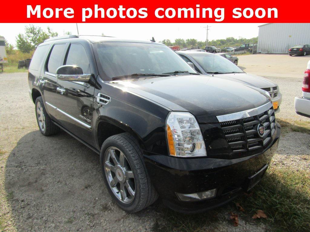 used 2013 Cadillac Escalade car, priced at $11,500