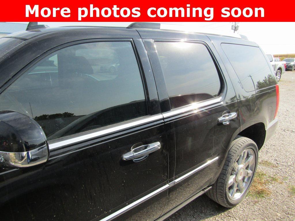 used 2013 Cadillac Escalade car, priced at $11,500