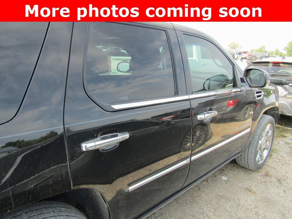 used 2013 Cadillac Escalade car, priced at $11,500