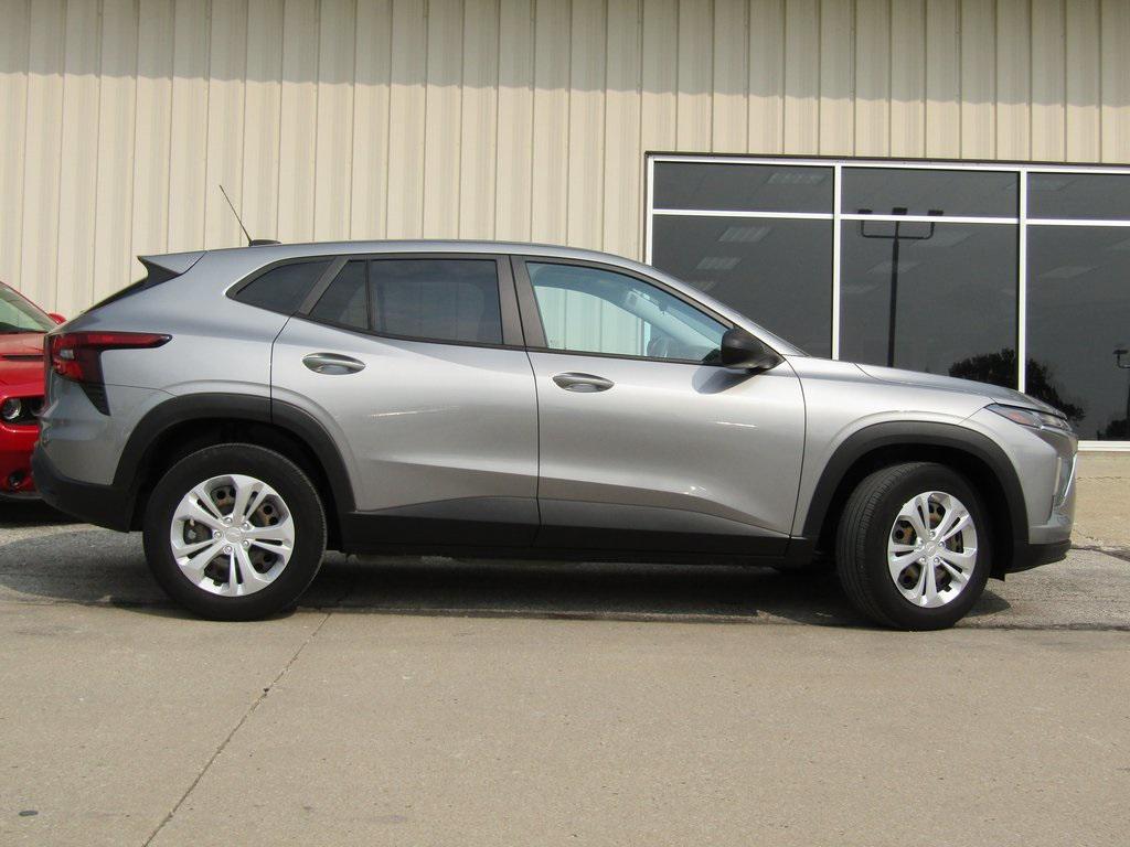 used 2024 Chevrolet Trax car, priced at $20,900