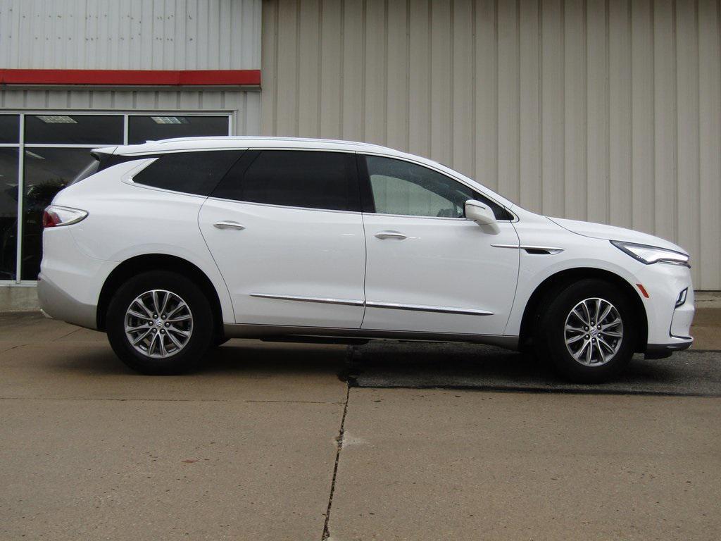 used 2024 Buick Enclave car, priced at $31,000