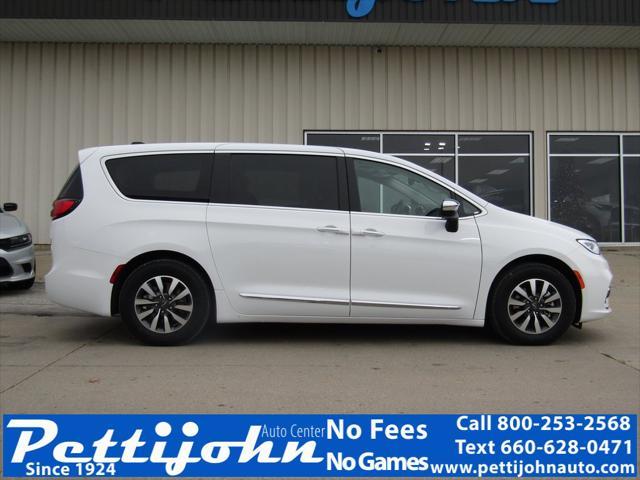 used 2023 Chrysler Pacifica Hybrid car, priced at $35,000