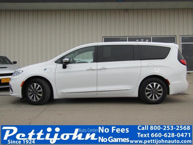 used 2023 Chrysler Pacifica Hybrid car, priced at $35,000