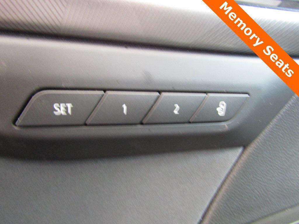 used 2025 Buick Envision car, priced at $36,000