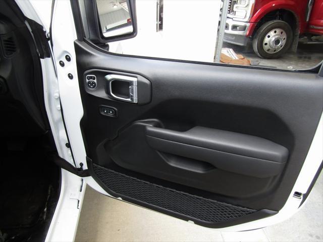 new 2025 Jeep Wrangler car, priced at $52,435