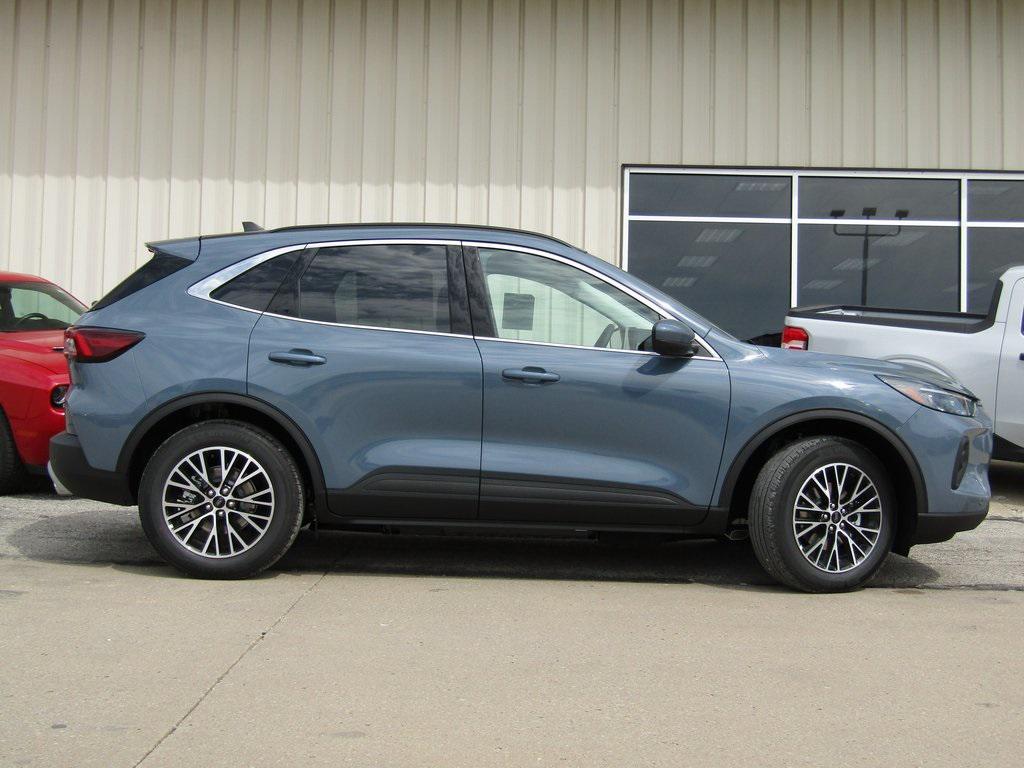 new 2025 Ford Escape PHEV car, priced at $35,991