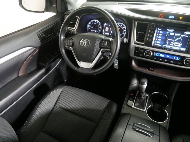 used 2019 Toyota Highlander car, priced at $27,498