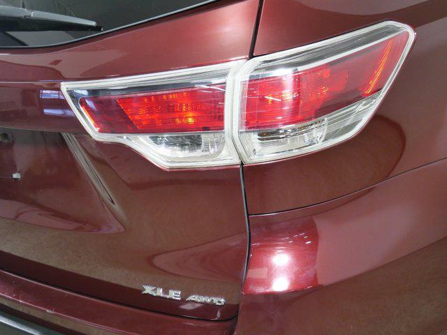 used 2014 Toyota Highlander car, priced at $13,698