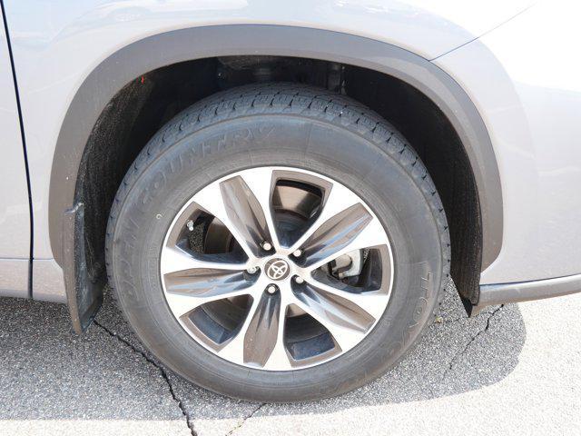 used 2022 Toyota Highlander car, priced at $36,497