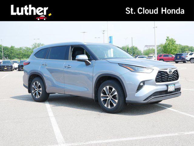 used 2022 Toyota Highlander car, priced at $36,497