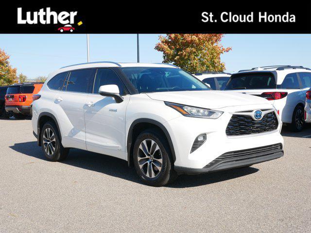 used 2020 Toyota Highlander Hybrid car, priced at $32,747